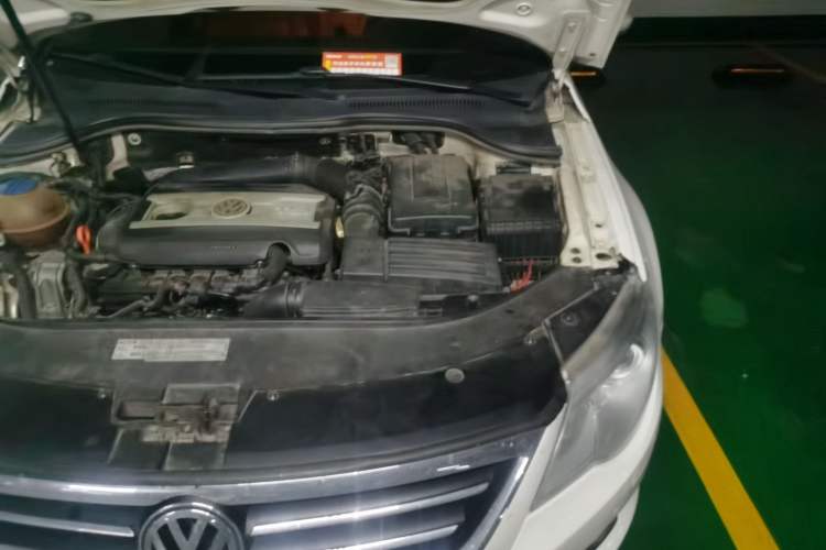 Used Volkswagen CC 2011 1.8 TSI Prestige Model Engine Bay Left