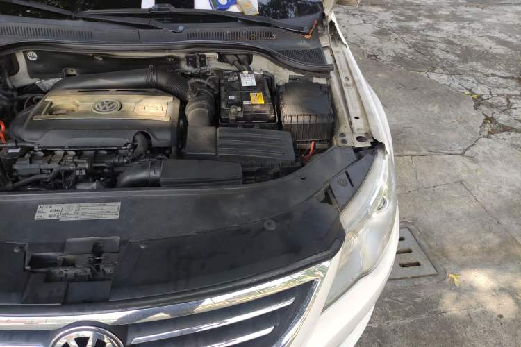 Used Volkswagen CC 2011 1.8TSI Luxury Model Engine Bay Left