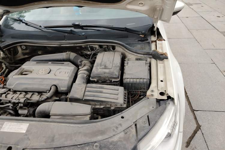 Used Volkswagen CC 2011 2.0 TSI Luxury Edition Engine Bay Left