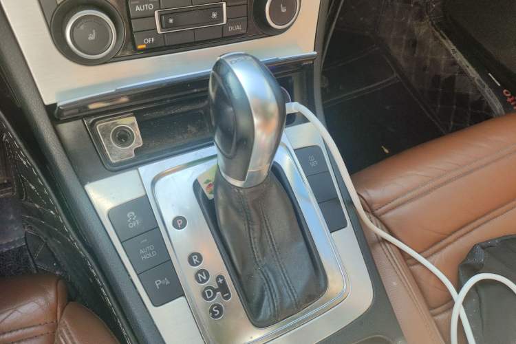 Used Volkswagen CC 2011 1.8TSI Luxury Model Gear Lever