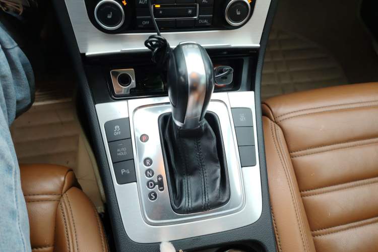 Used Volkswagen CC 2011 2.0 TSI Luxury Edition Gear Lever