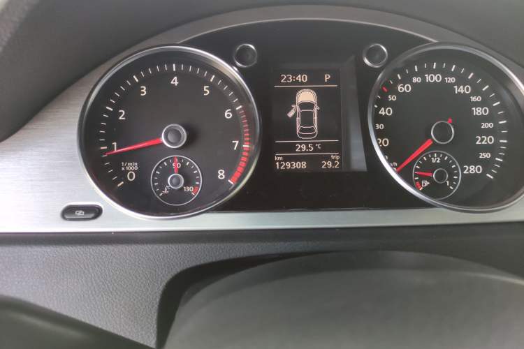Used Volkswagen CC 2011 1.8TSI Luxury Model Odometer Close Up