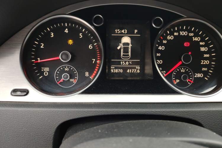 Used Volkswagen CC 2011 2.0 TSI Luxury Edition Odometer Close Up