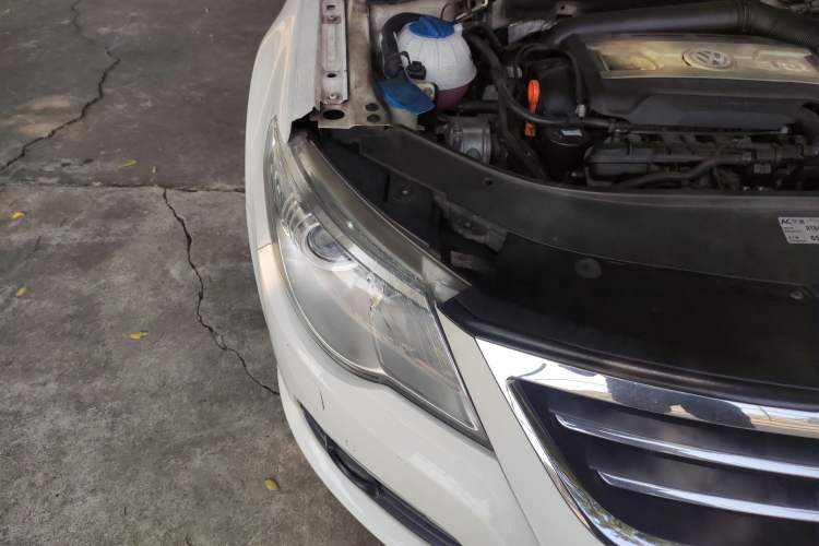 Used Volkswagen CC 2011 1.8TSI Luxury Model Right Front Headlight
