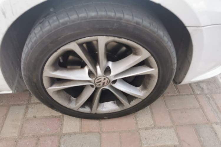 Used Volkswagen CC 2011 2.0 TSI Ultimate Edition Right Front Wheel Hub