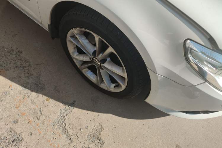 Used Volkswagen CC 2011 1.8TSI Luxury Model Right Front Wheel Hub