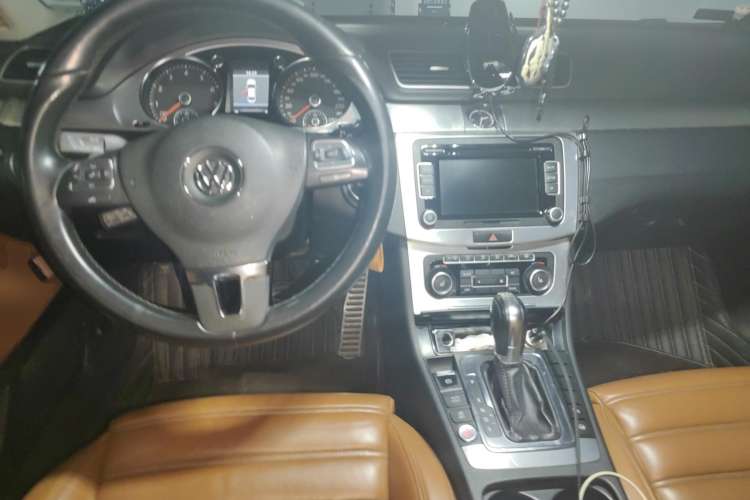 Used Volkswagen CC 2012 2.0 TSI Luxury Model Center Console