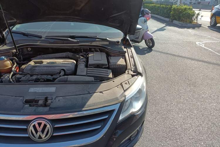 Used Volkswagen CC 2012 1.8TSI Luxury Model Engine Bay Left