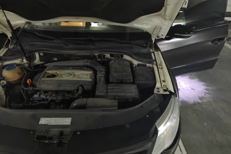 Used Volkswagen CC 2012 2.0 TSI Luxury Model Engine Bay Left