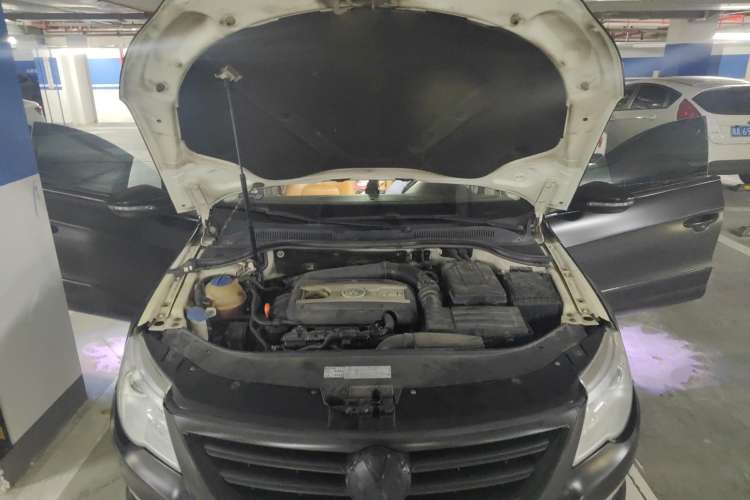 Used Volkswagen CC 2012 2.0 TSI Luxury Model Engine Bay