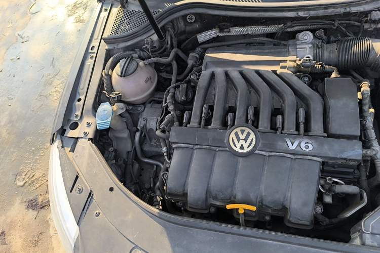 Used Volkswagen CC 2012 3.6 FSI R-Line Engine Bay Right