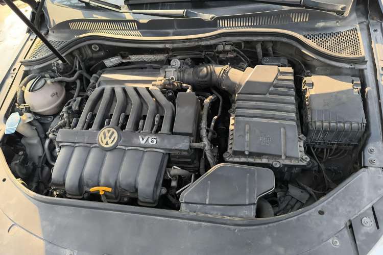 Used Volkswagen CC 2012 3.6 FSI R-Line Engine Bay