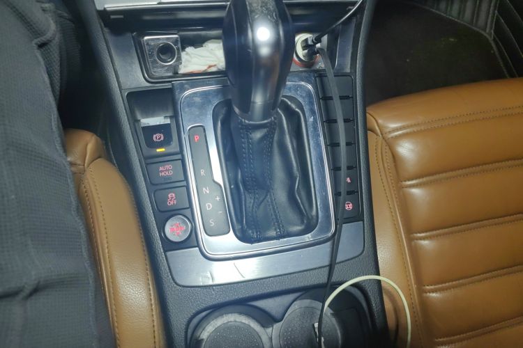 Used Volkswagen CC 2012 2.0 TSI Luxury Model Gear Lever