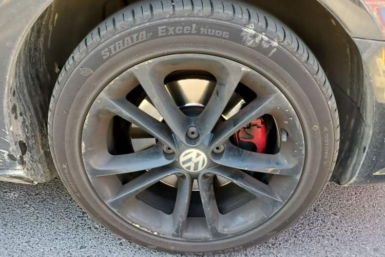 Used Volkswagen CC 2012 1.8TSI Luxury Model Right Front Wheel Hub