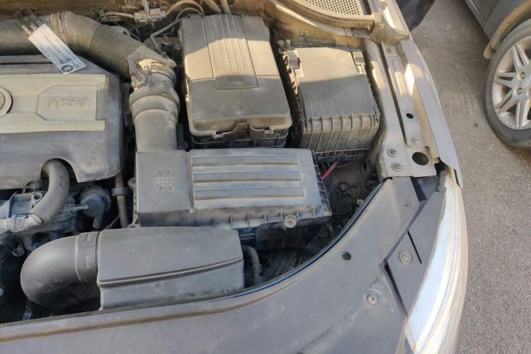 Used Volkswagen CC 2012 2.0 TSI Luxury Model Engine Bay Left