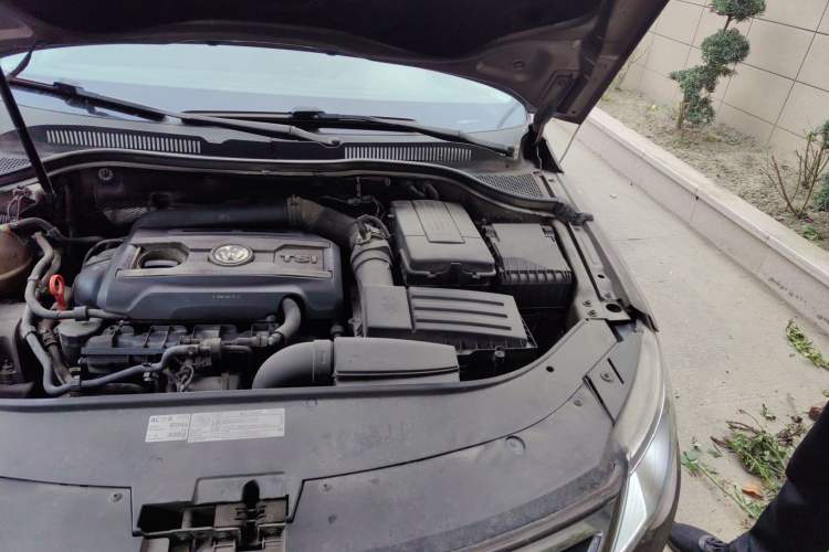 Used Volkswagen CC 2012 2.0 TSI Prestige Edition Engine Bay Left