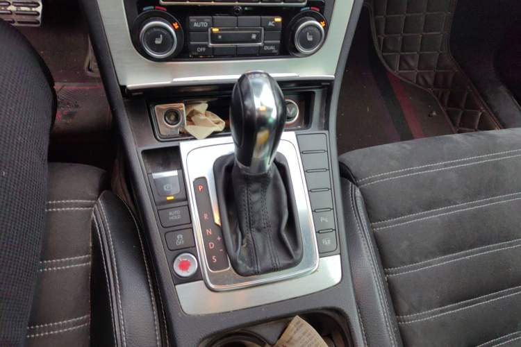 Used Volkswagen CC 2012 2.0 TSI Prestige Edition Gear Lever