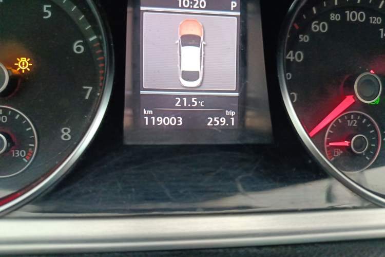 Used Volkswagen CC 2012 2.0 TSI Luxury Model Odometer Close Up