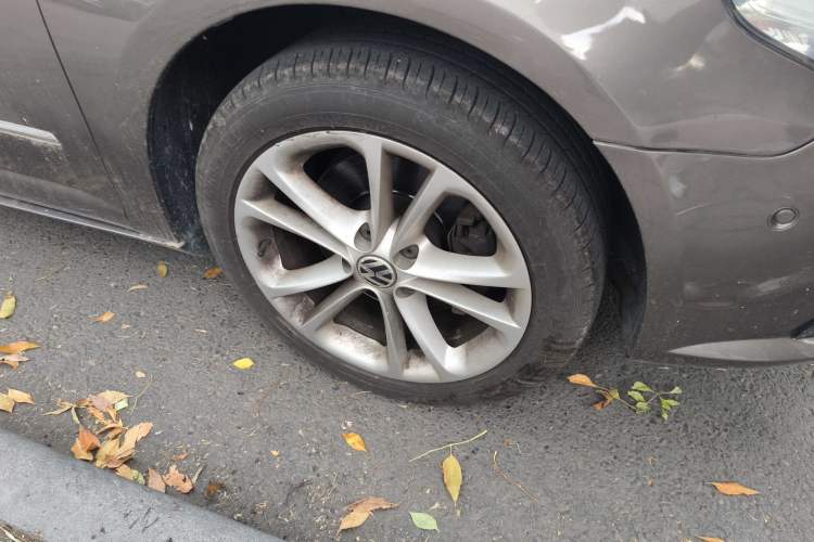 Used Volkswagen CC 2012 1.8TSI Luxury Model Right Front Wheel Hub