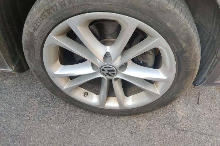 Used Volkswagen CC 2012 2.0 TSI Luxury Model Right Front Wheel Hub