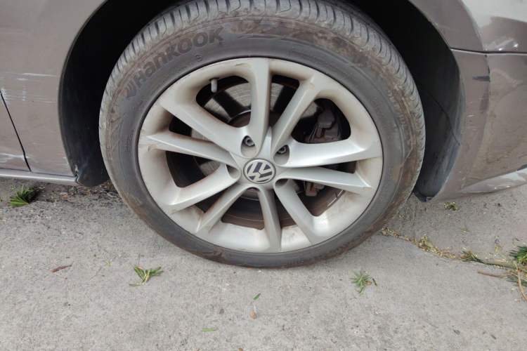 Used Volkswagen CC 2012 2.0 TSI Prestige Edition Right Front Wheel Hub
