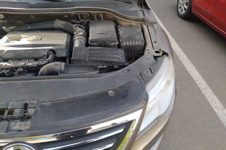 Used Volkswagen CC 2012 2.0 TSI Luxury Model Engine Bay Left