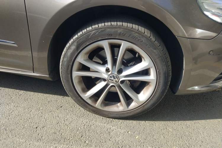Used Volkswagen CC 2012 2.0 TSI Luxury Model Right Front Wheel Hub