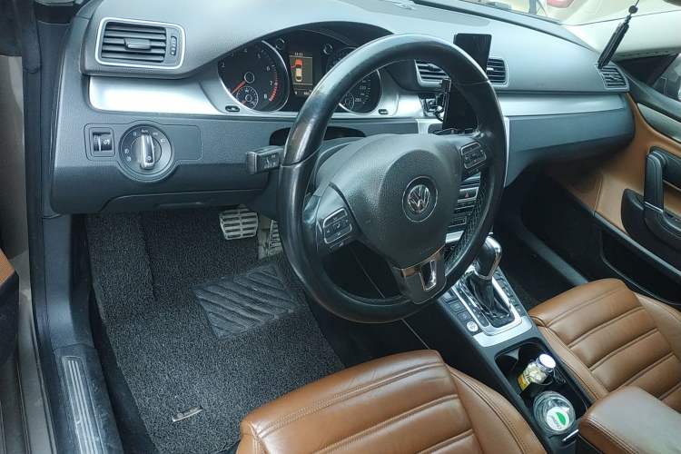 Used Volkswagen CC 2012 2.0 TSI Luxury Model Center Console