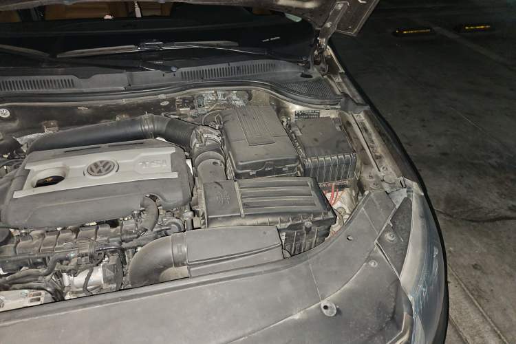 Used Volkswagen CC 2012 1.8TSI Luxury Model Engine Bay Left