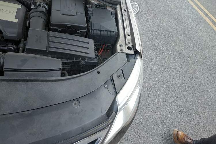 Used Volkswagen CC 2012 2.0 TSI Luxury Model Engine Bay Left