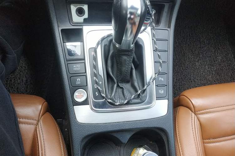 Used Volkswagen CC 2012 2.0 TSI Luxury Model Gear Lever