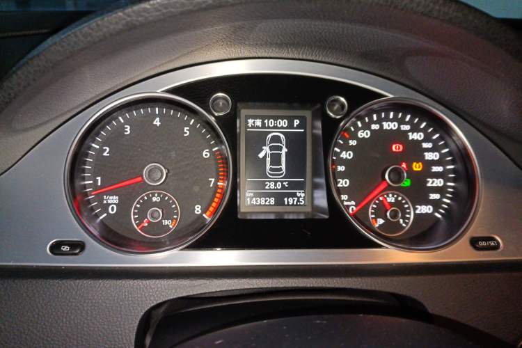 Used Volkswagen CC 2012 3.6 FSI R-Line Odometer Close Up