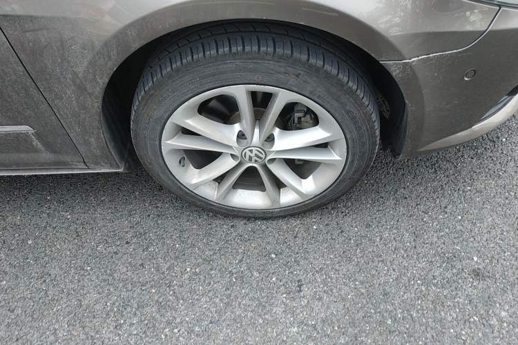 Used Volkswagen CC 2012 2.0 TSI Luxury Model Right Front Wheel Hub