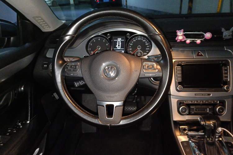 Used Volkswagen CC 2012 3.6 FSI R-Line Steering Wheel