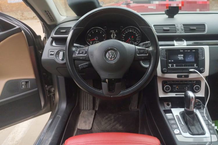 Used Volkswagen CC 2012 3.6 FSI R-Line Steering Wheel