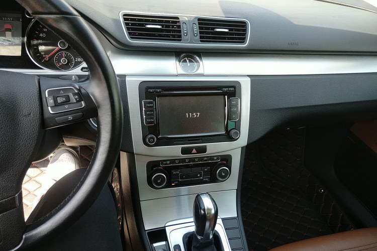 Used Volkswagen CC 2012 2.0 TSI Ultimate Edition Audio And AC Panel