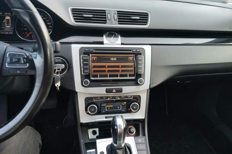 Used Volkswagen CC 2012 3.6 FSI R-Line Audio And AC Panel