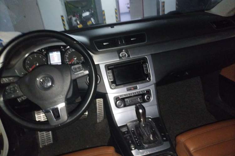 Used Volkswagen CC 2012 2.0 TSI Luxury Model Center Console