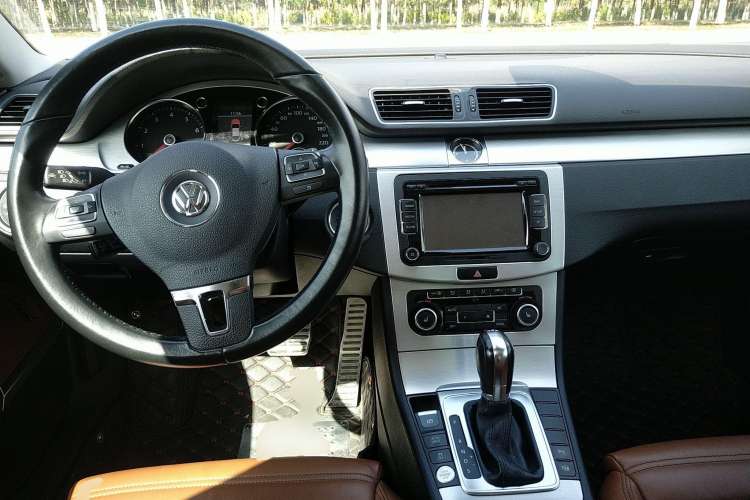 Used Volkswagen CC 2012 2.0 TSI Ultimate Edition Center Console