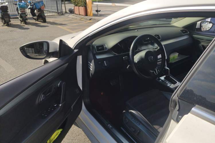 Used Volkswagen CC 2012 1.8TSI Luxury Model Driver Seat