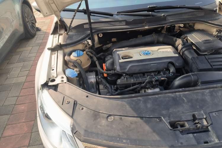 Used Volkswagen CC 2012 2.0 TSI Luxury Model Engine Bay Right