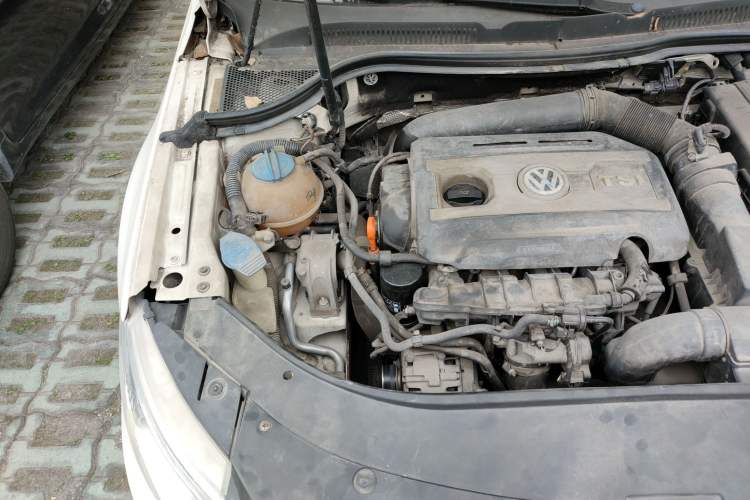 Used Volkswagen CC 2012 1.8TSI Prestige Model Engine Bay Right