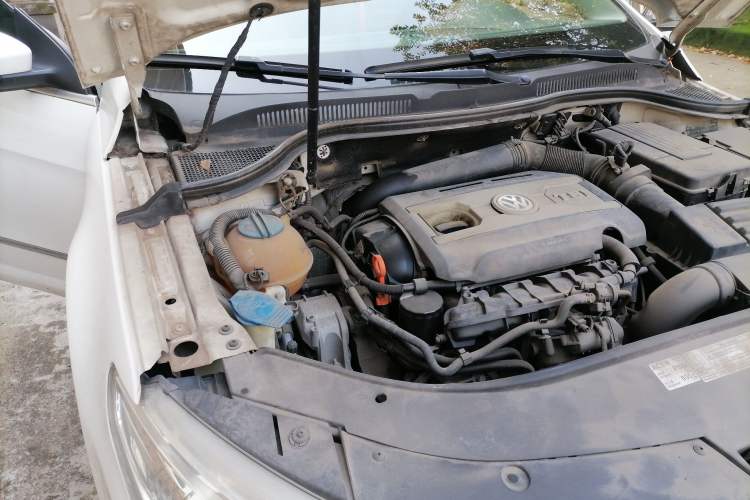 Used Volkswagen CC 2012 1.8TSI Luxury Model Engine Bay Right