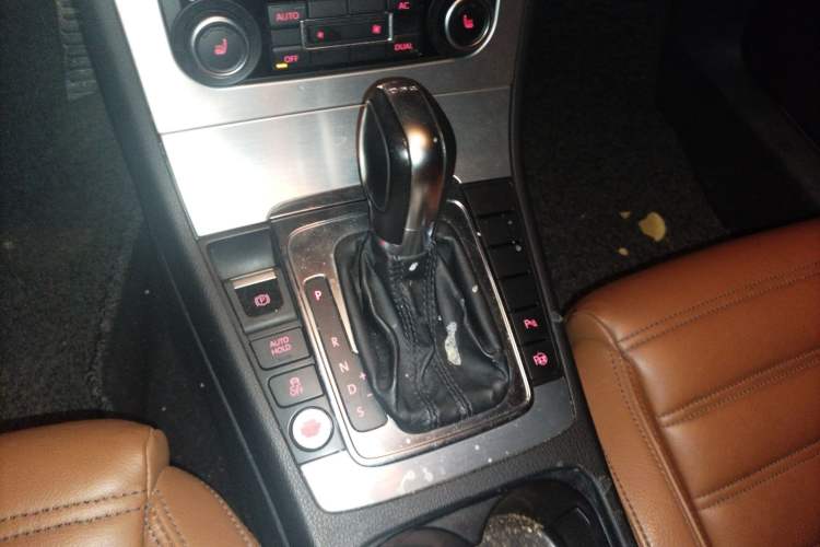 Used Volkswagen CC 2012 2.0 TSI Luxury Model Gear Lever