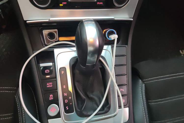 Used Volkswagen CC 2012 2.0 TSI Luxury Model Gear Lever