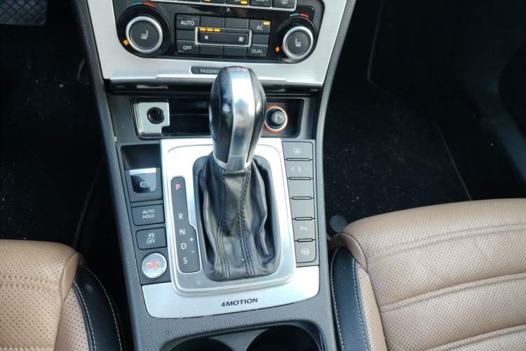 Used Volkswagen CC 2012 3.6 FSI R-Line Gear Lever