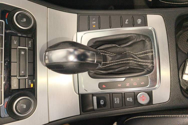 Used Volkswagen CC 2012 3.0 FSI V6 Gear Lever