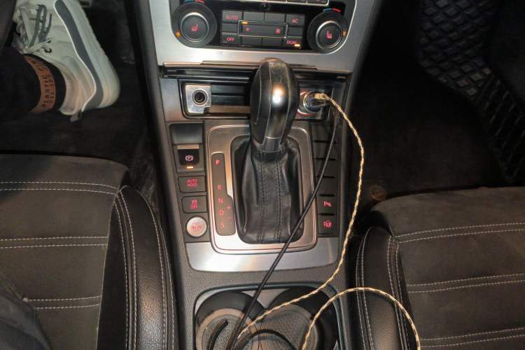 Used Volkswagen CC 2012 2.0 TSI Luxury Model Gear Lever