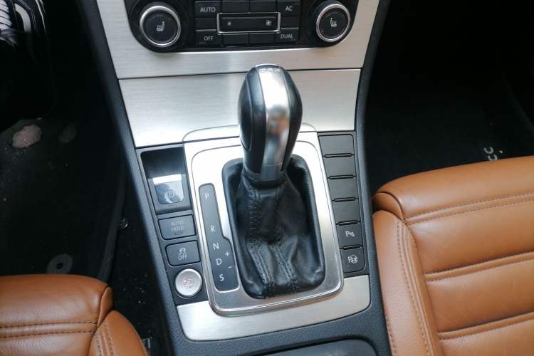 Used Volkswagen CC 2012 1.8TSI Luxury Model Gear Lever