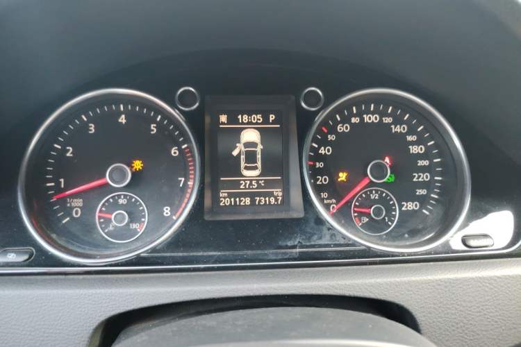 Used Volkswagen CC 2012 3.6 FSI R-Line Instrument Cluster